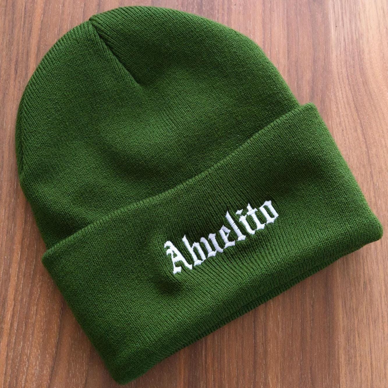 Abuelito Grandparents Gift in Spanish Old English Embroidered Beanie
